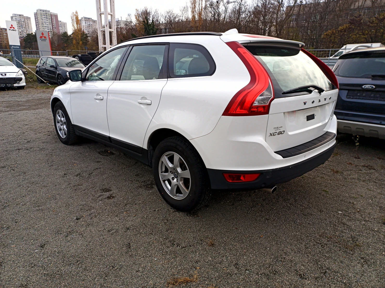 Volvo XC60 D3 * AWD * 2.4D * 163hp * Automatic * Facelift  - изображение 3