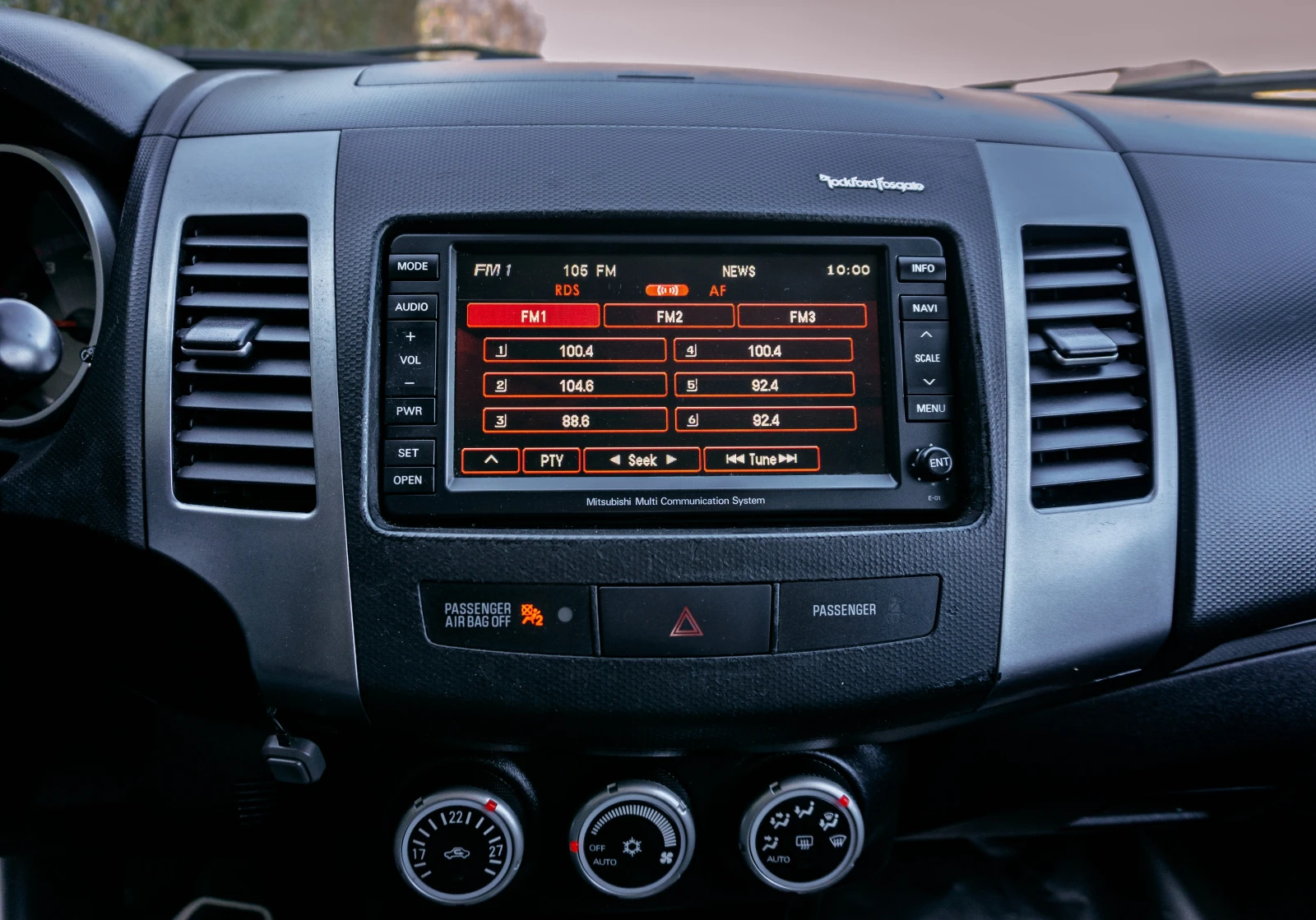 Mitsubishi Outlander 2.4i 170hp 4x4 Executive! С ГАРАНЦИЯ!  - изображение 8