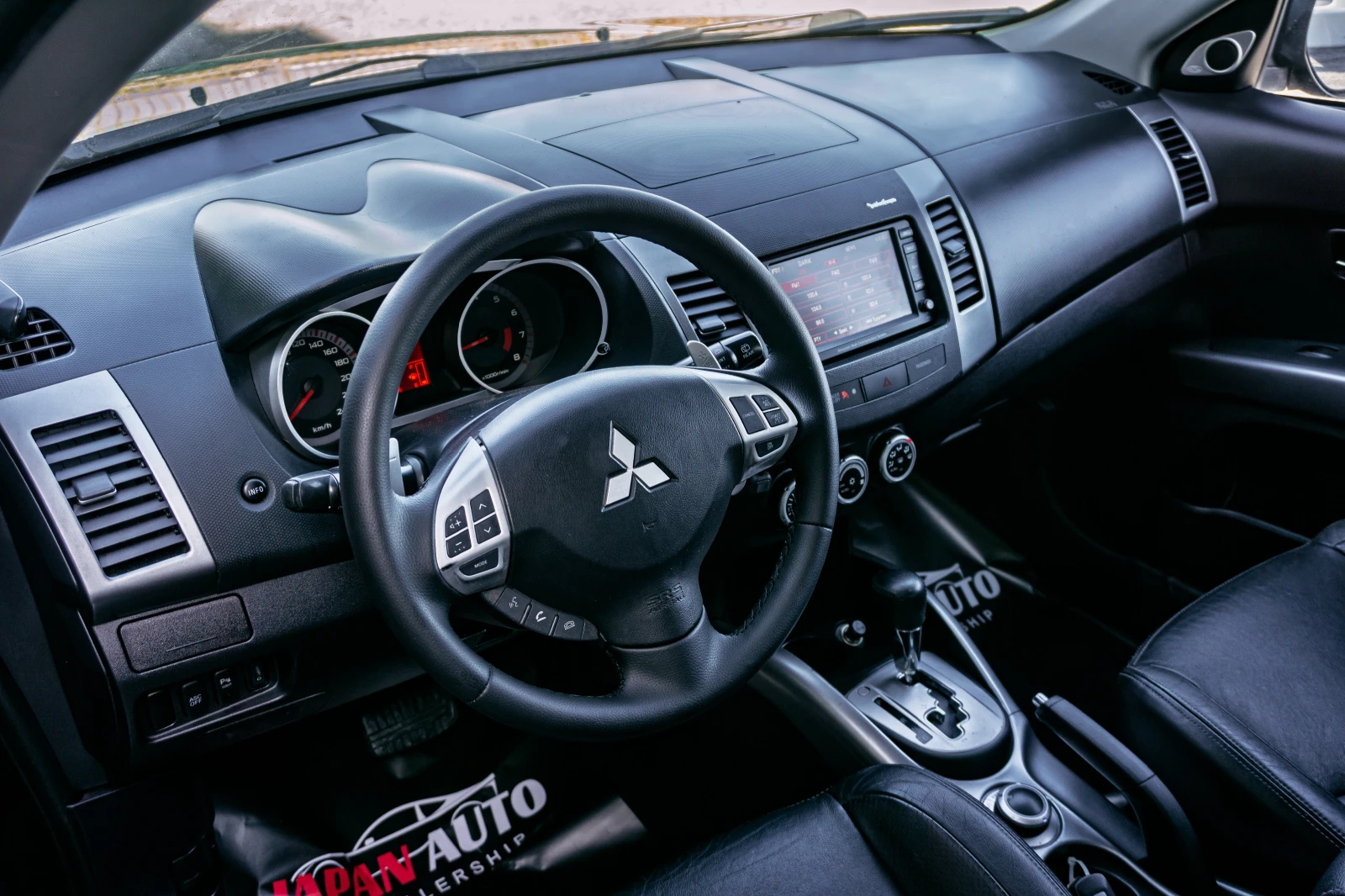 Mitsubishi Outlander 2.4i 170hp 4x4 Executive! С ГАРАНЦИЯ!  - изображение 6