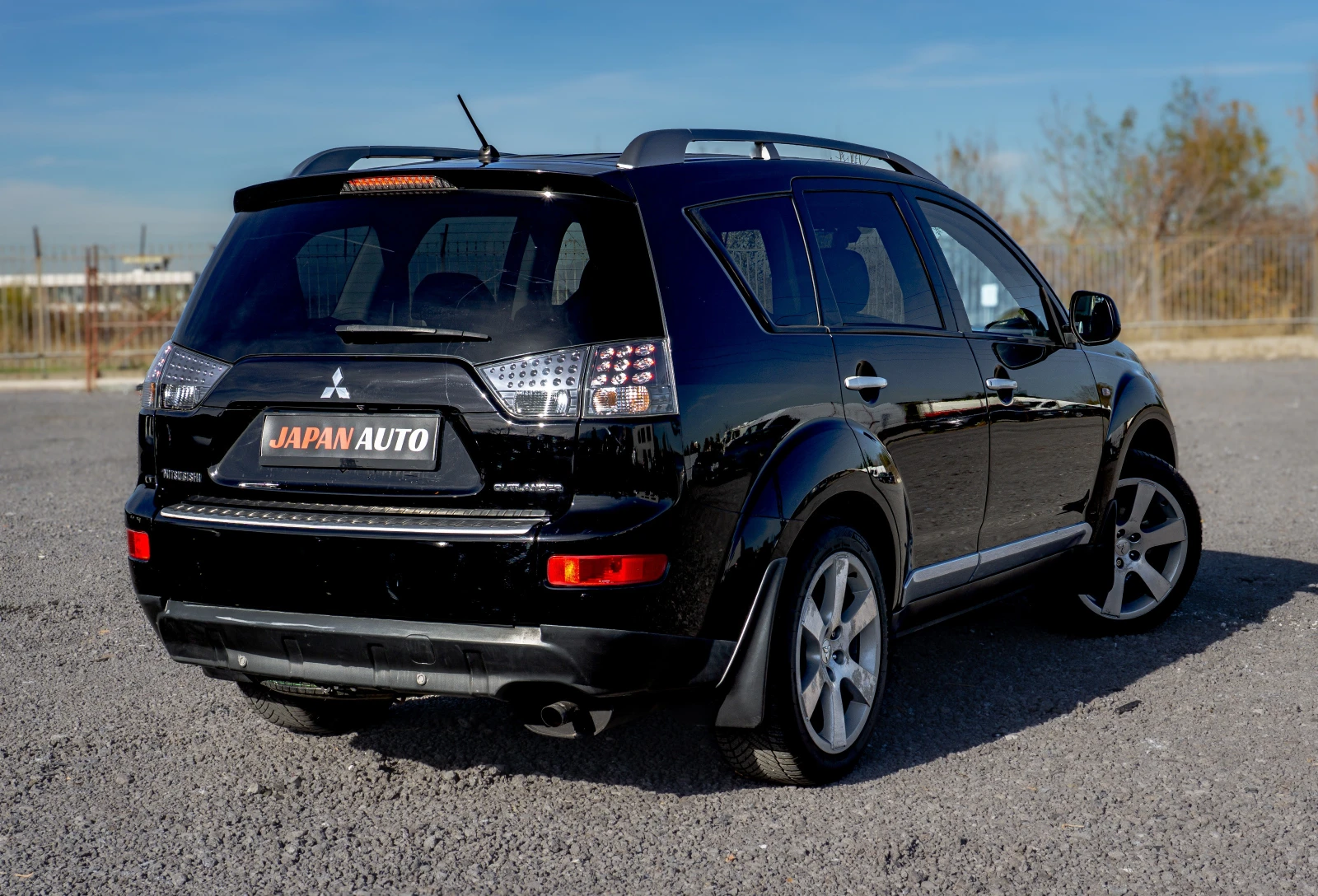 Mitsubishi Outlander 2.4i 170hp 4x4 Executive! С ГАРАНЦИЯ!  - изображение 4