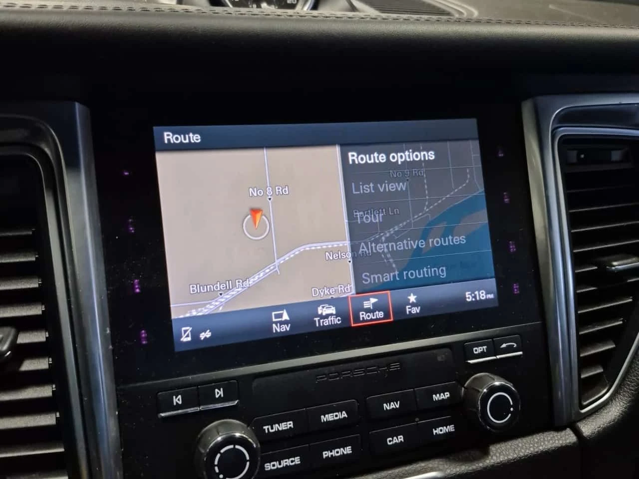 Porsche Macan * TURBO * CARFAX * PANO * KEYLESS, снимка 11 - Автомобили и джипове - 54124338