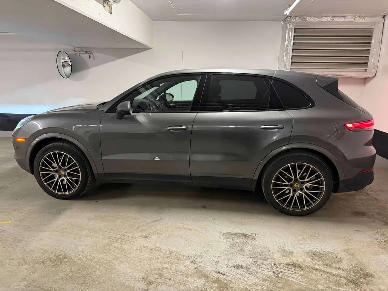 Porsche Cayenne | AWD | CARFAX | 360 | ОБДУХВАНЕ | ПАНОРАМА | , снимка 2 - Автомобили и джипове - 54348491