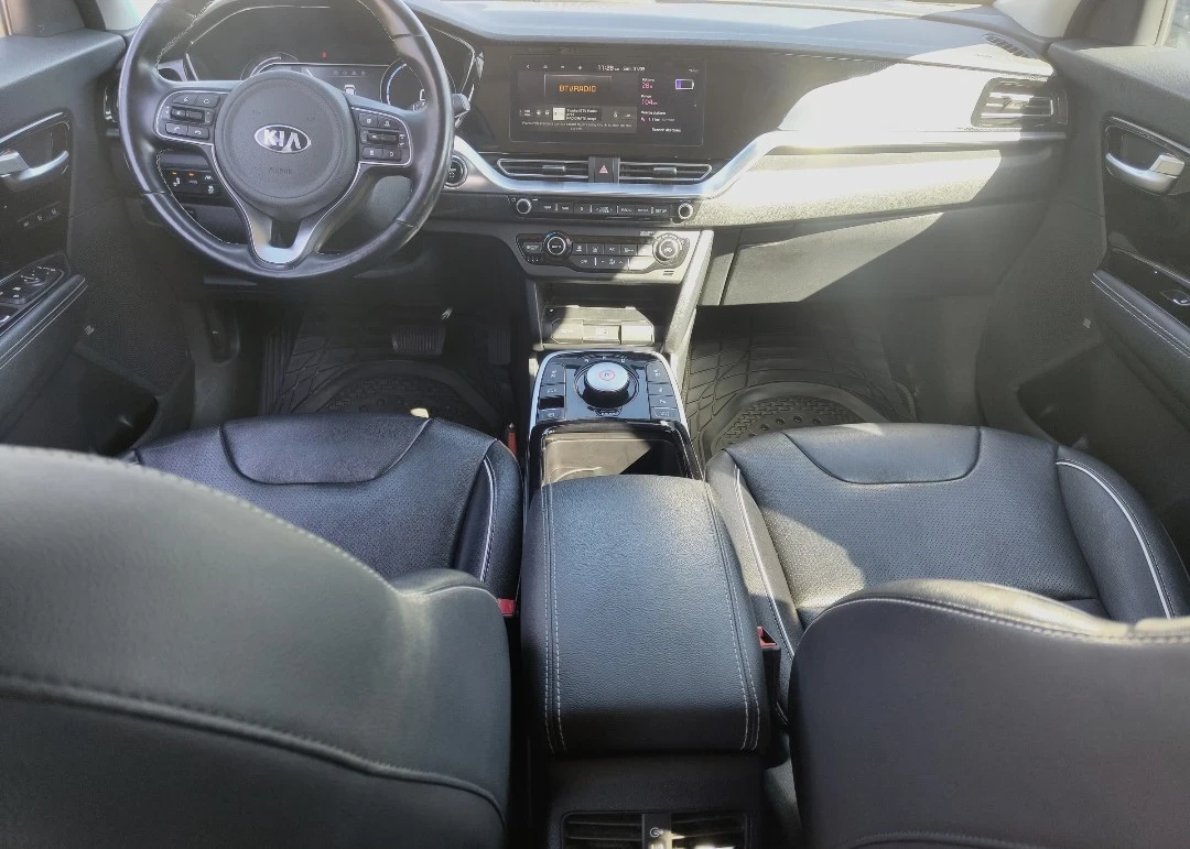Kia Niro 65 kWh, ExecutiveLine, 100% SOH, Термопомпа, снимка 8 - Автомобили и джипове - 54587180