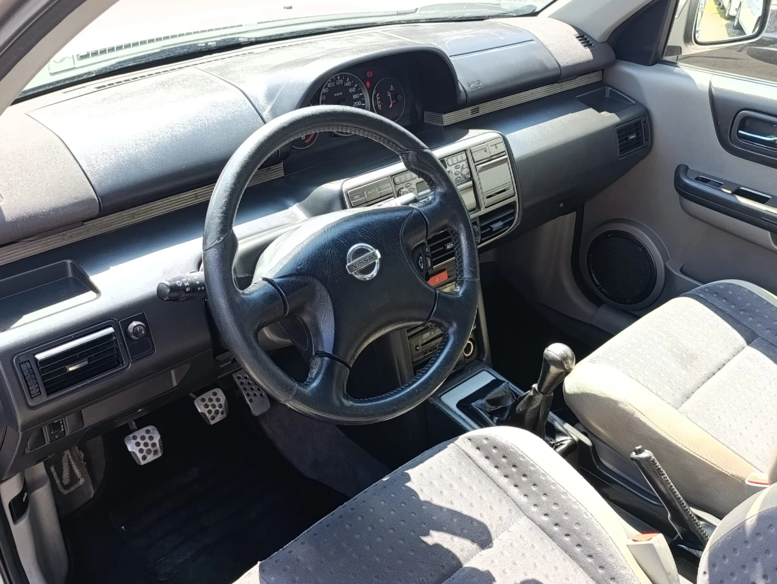 Nissan X-trail 2.0i 4x4, снимка 8 - Автомобили и джипове - 54563450