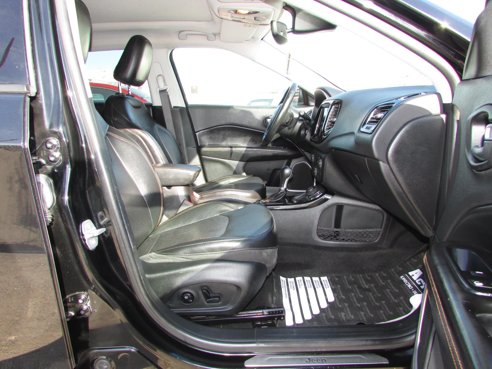 Jeep Compass 2.0M-JET EU6D, снимка 9 - Автомобили и джипове - 54576245