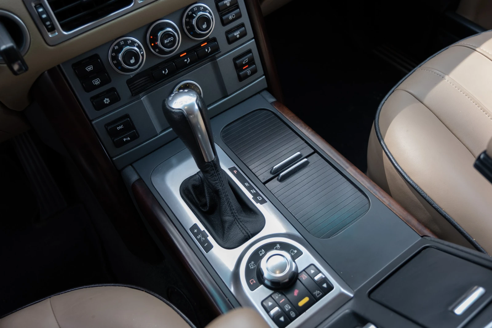 Land Rover Range rover, снимка 15 - Автомобили и джипове - 54577215