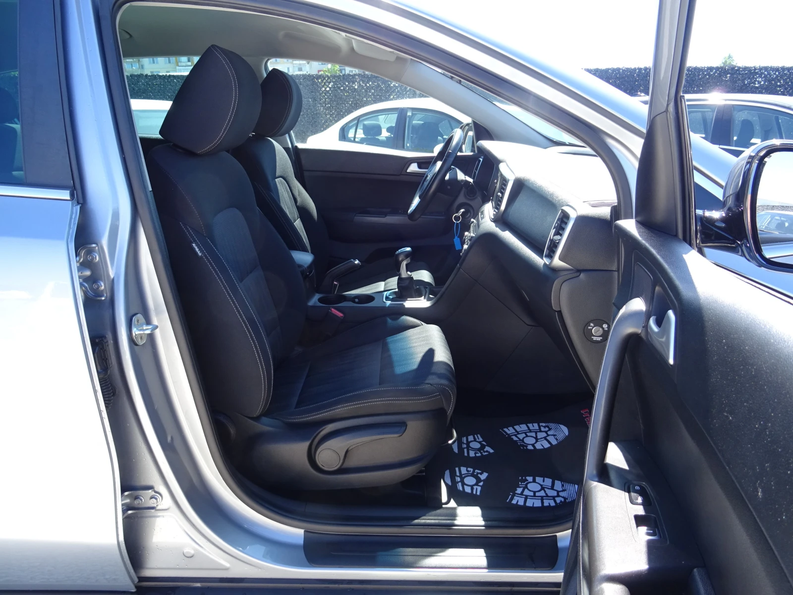 Kia Sportage 1.6CRDI 2WD Buisness, снимка 15 - Автомобили и джипове - 54676134