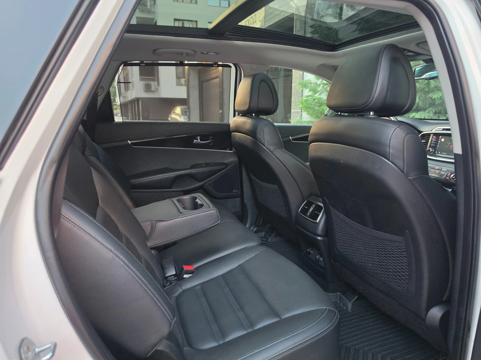 Kia Sorento 2.2-PREMIUM+ 4x4- FULL , снимка 11 - Автомобили и джипове - 54750785