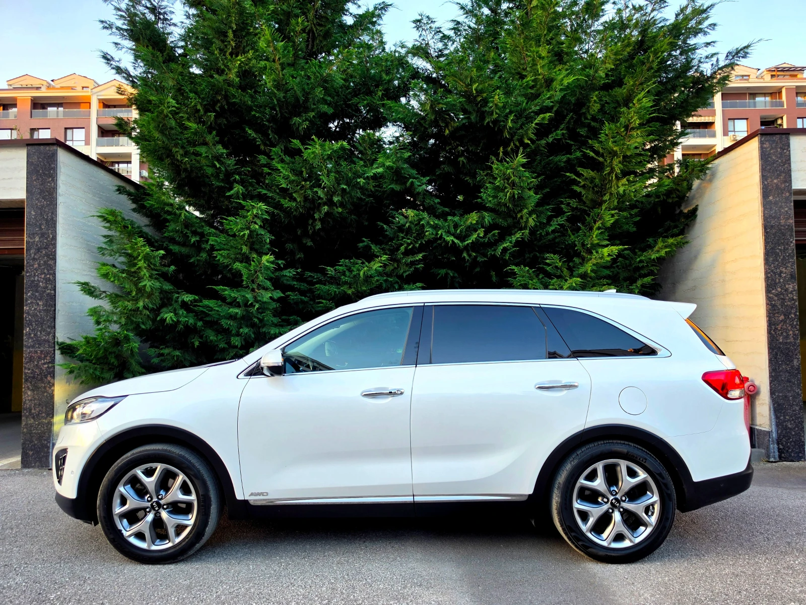 Kia Sorento 2.2-PREMIUM+ 4x4- FULL , снимка 8 - Автомобили и джипове - 54750785