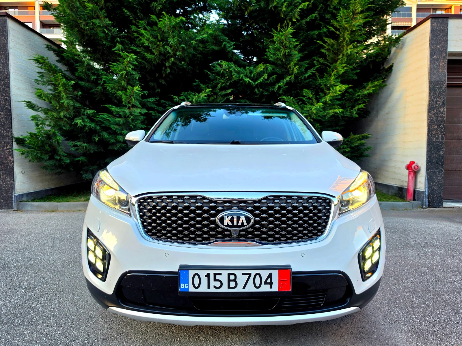 Kia Sorento 2.2-PREMIUM+ 4x4- FULL , снимка 2 - Автомобили и джипове - 54750785