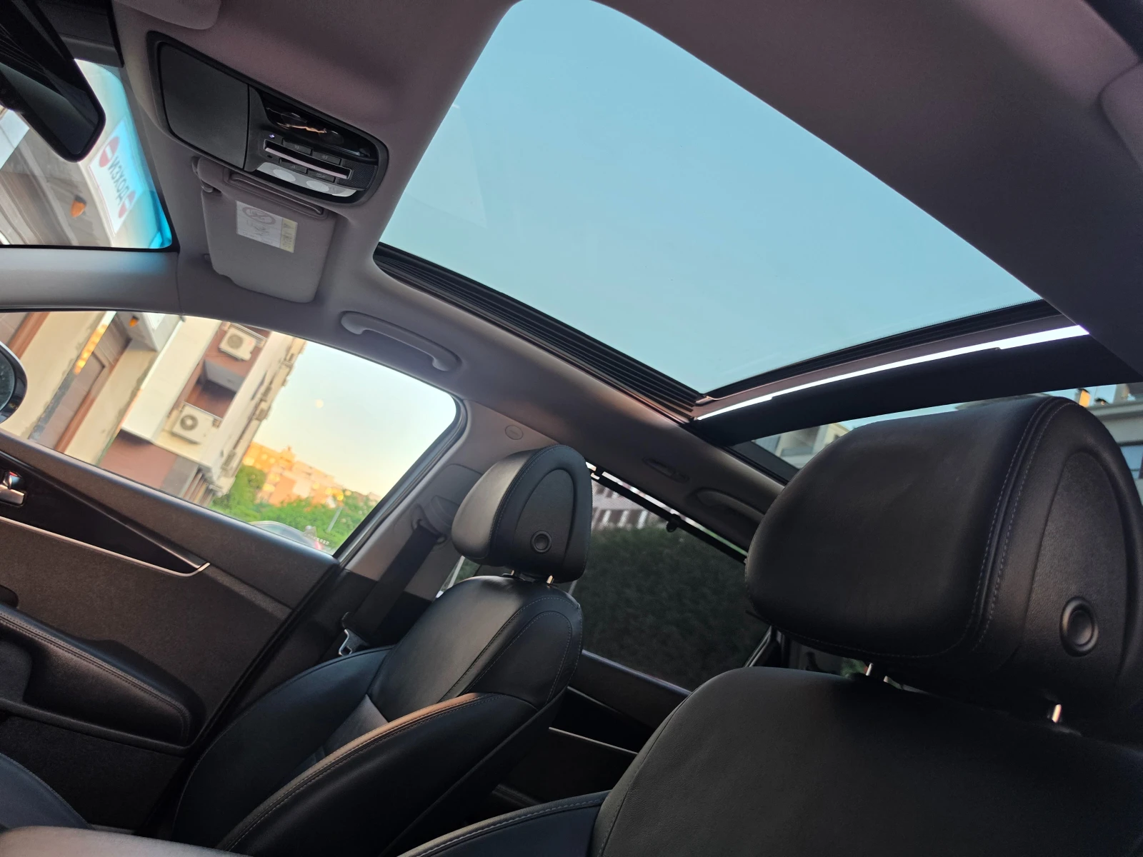 Kia Sorento 2.2-PREMIUM+ 4x4- FULL , снимка 13 - Автомобили и джипове - 54750785