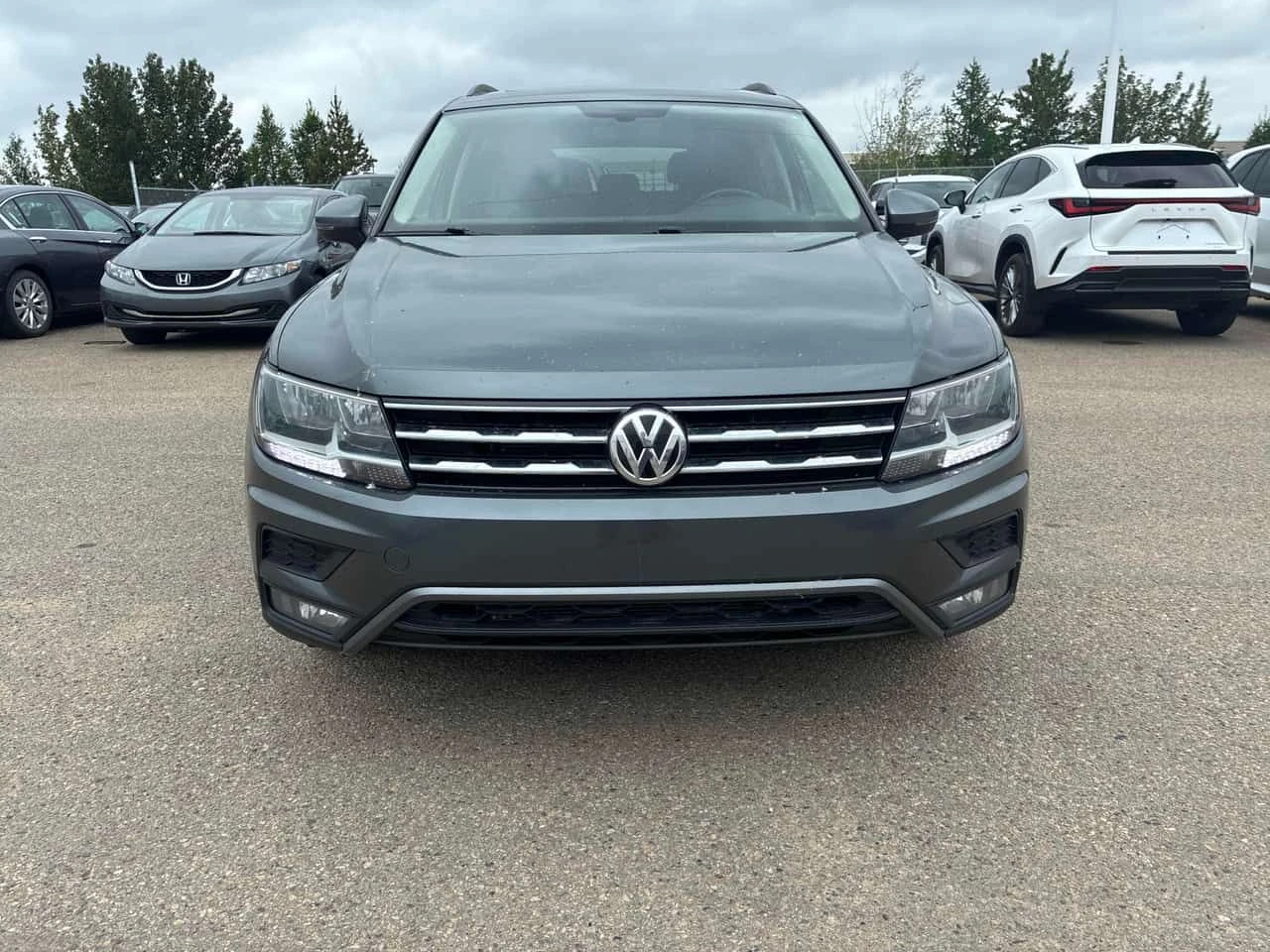 VW Tiguan * Comfortline * АВТОКРЕДИТ * ОТ ПРЕДСТАВИТЕЛСТВО, снимка 2 - Автомобили и джипове - 54856430