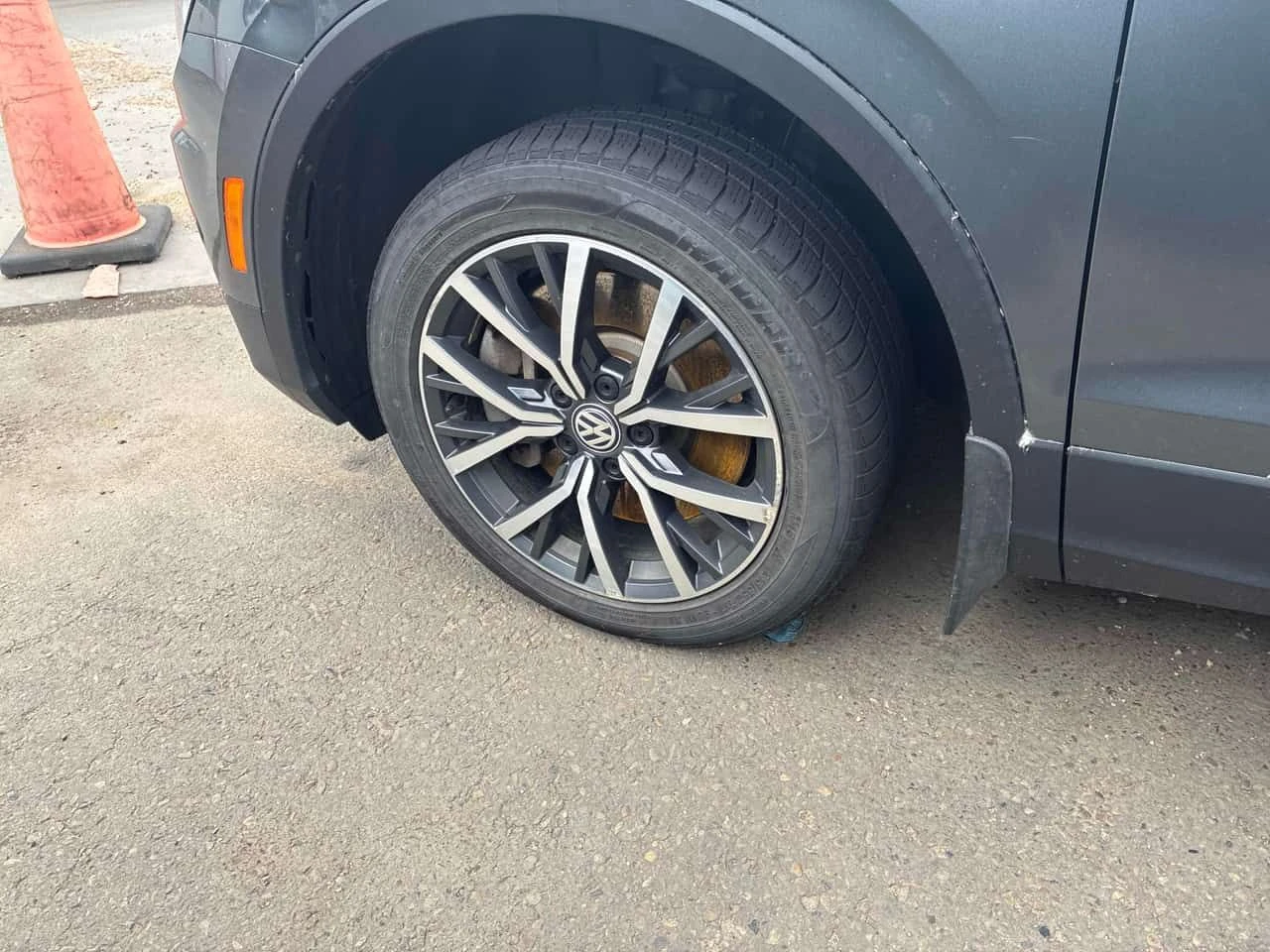 VW Tiguan * Comfortline * АВТОКРЕДИТ * ОТ ПРЕДСТАВИТЕЛСТВО, снимка 6 - Автомобили и джипове - 54856430