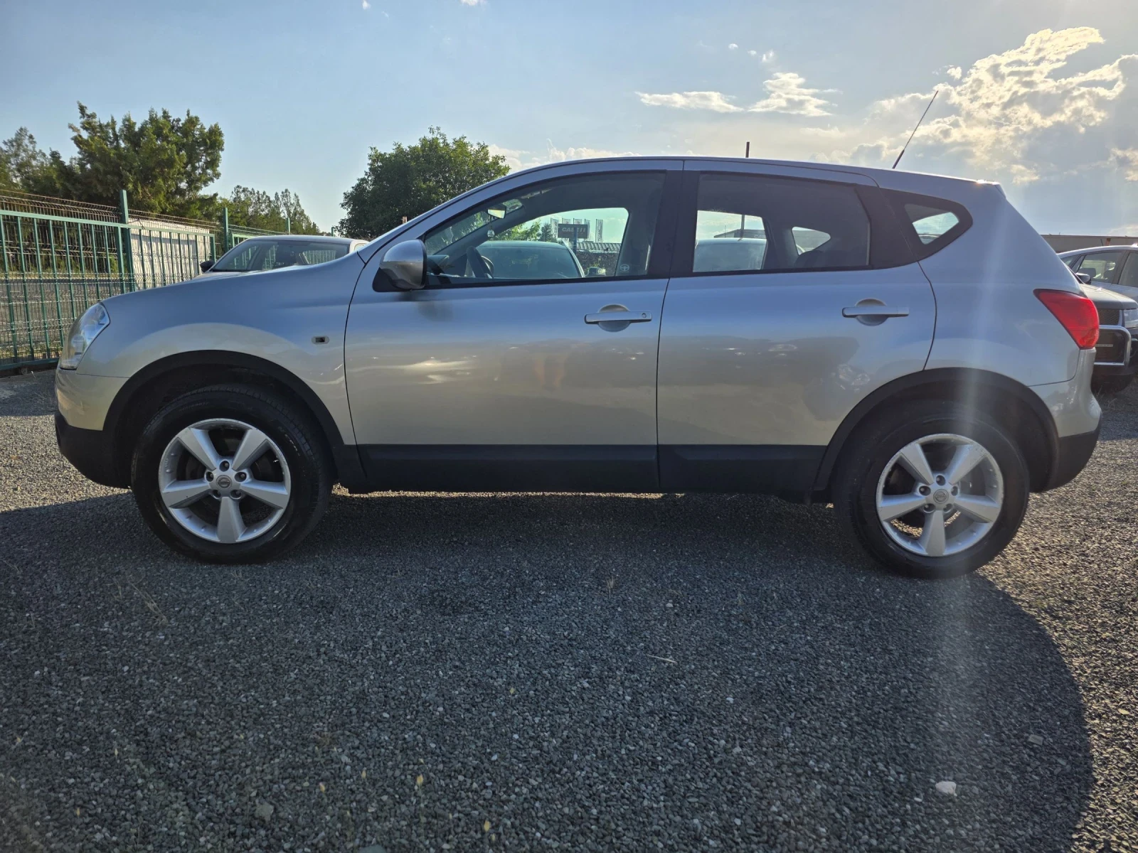 Nissan Qashqai 1.6 бензин 96000км!!!!, снимка 8 - Автомобили и джипове - 55019489