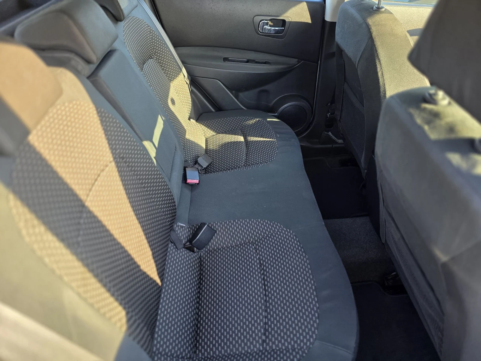 Nissan Qashqai 1.6 бензин 96000км!!!!, снимка 12 - Автомобили и джипове - 55019489