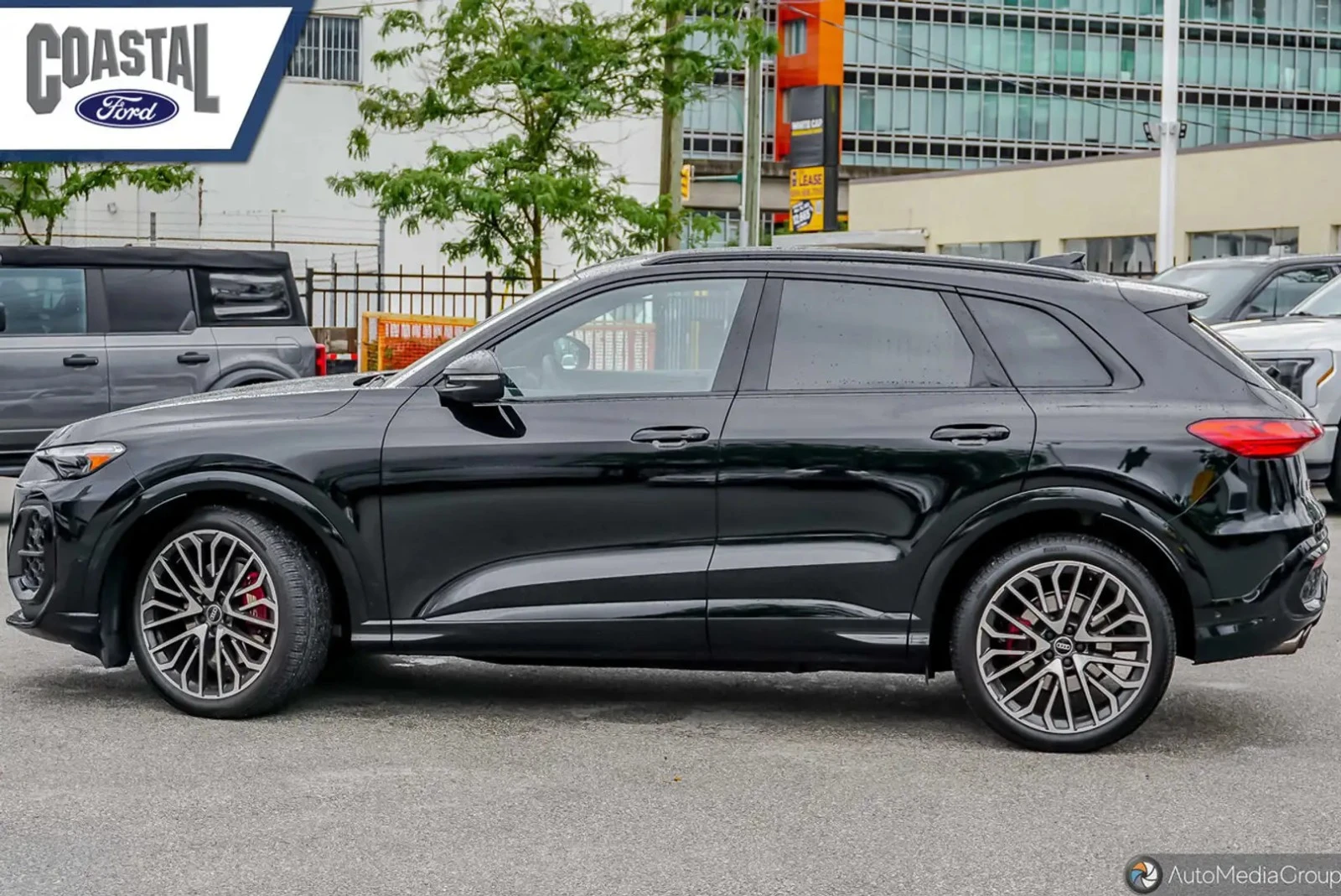 Audi SQ5 TECHNIK ЦЕНА ДО БЪЛГАРИЯ АВТОКРЕДИТ, снимка 8 - Автомобили и джипове - 55451153