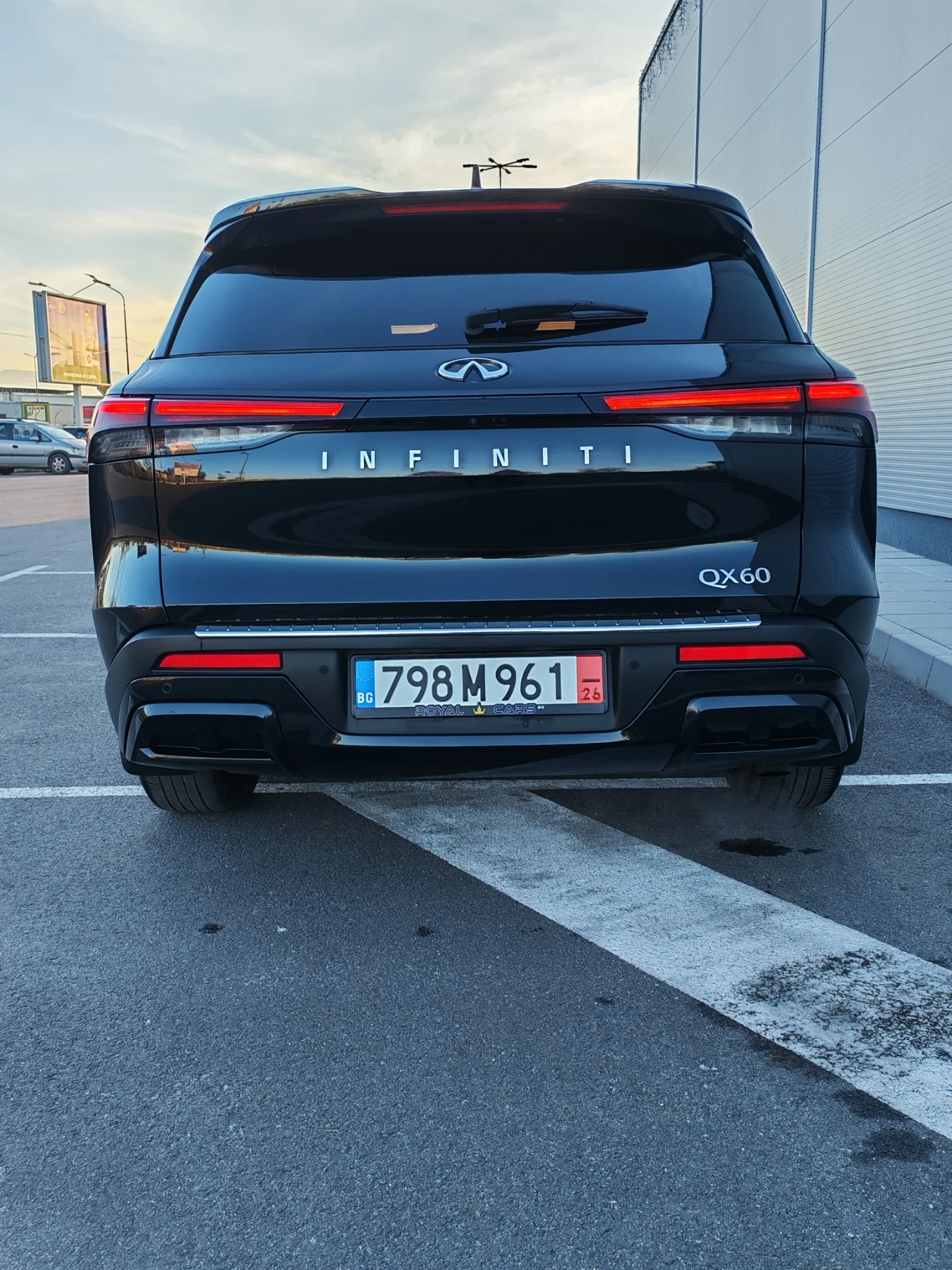 Infiniti QX60 SUV, снимка 9 - Автомобили и джипове - 55533352