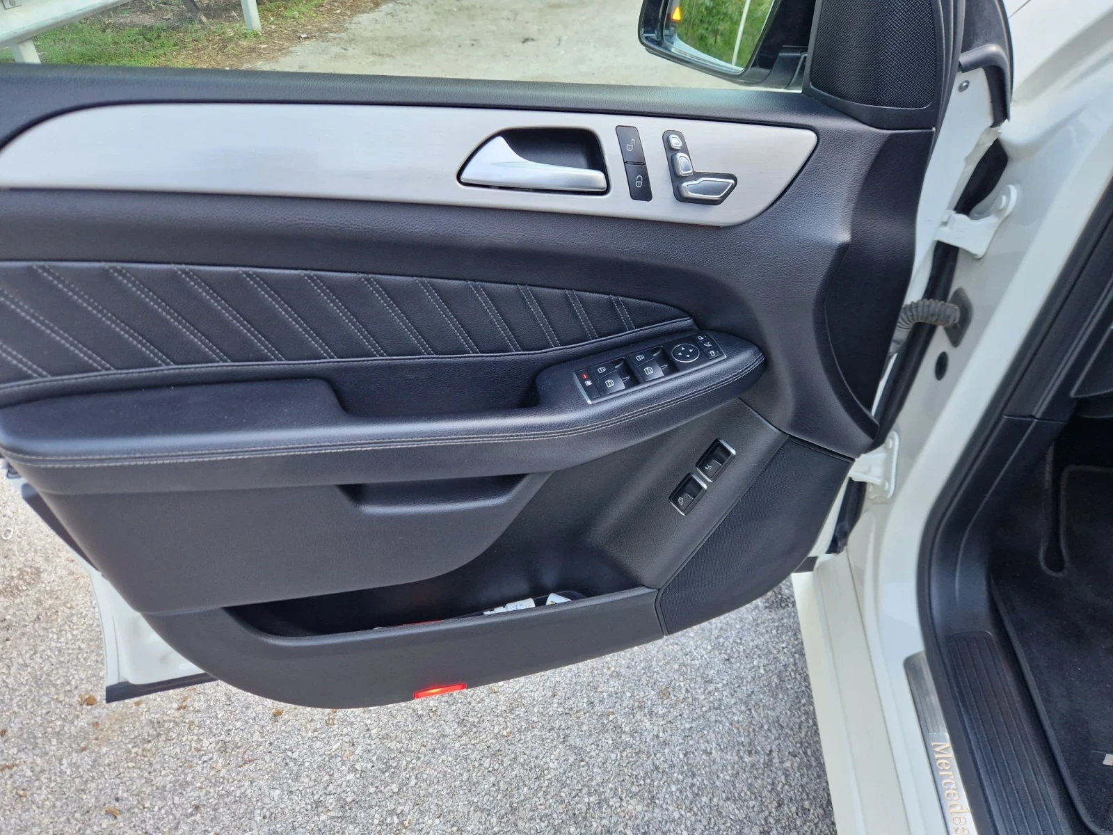 Mercedes-Benz GLE 350, снимка 10 - Автомобили и джипове - 56059365
