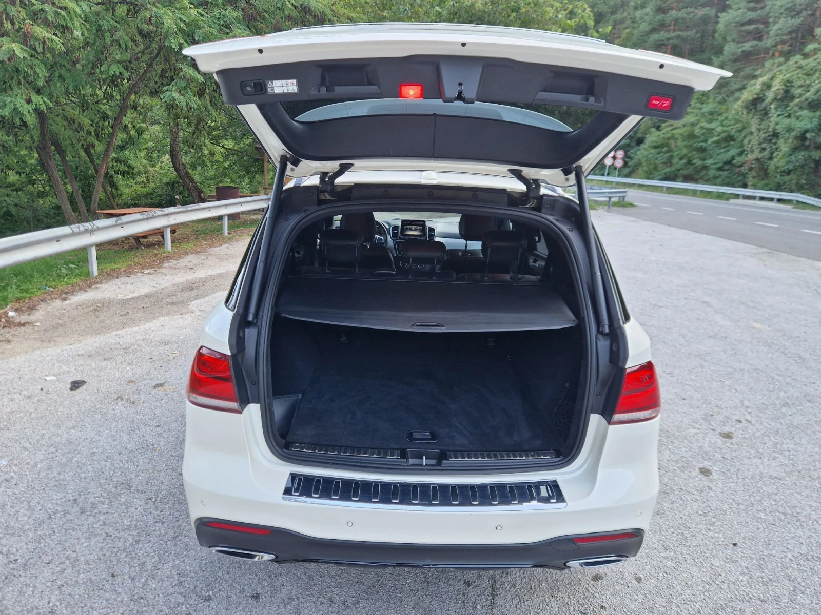 Mercedes-Benz GLE 350, снимка 5 - Автомобили и джипове - 56059365