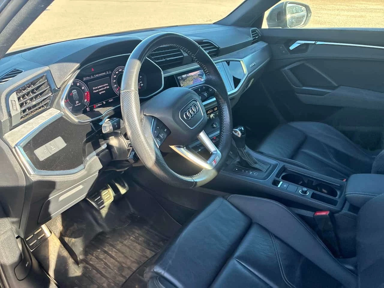 Audi Q3 * Progressiv * CARFAX * АВТОКРЕДИТ* , снимка 5 - Автомобили и джипове - 56728509