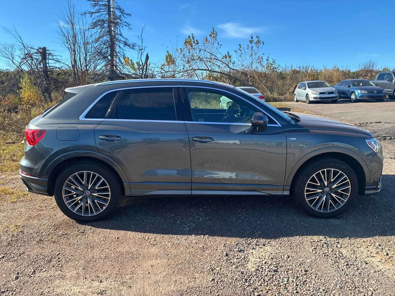 Audi Q3 * Progressiv * CARFAX * АВТОКРЕДИТ* , снимка 3 - Автомобили и джипове - 56728509