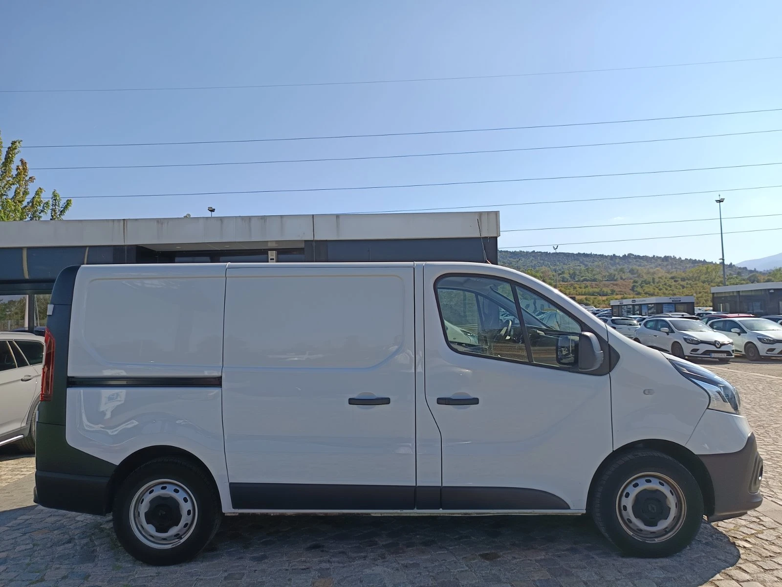 Renault Trafic 2.0dCi/120 к.с/Life L1H1 - изображение 7