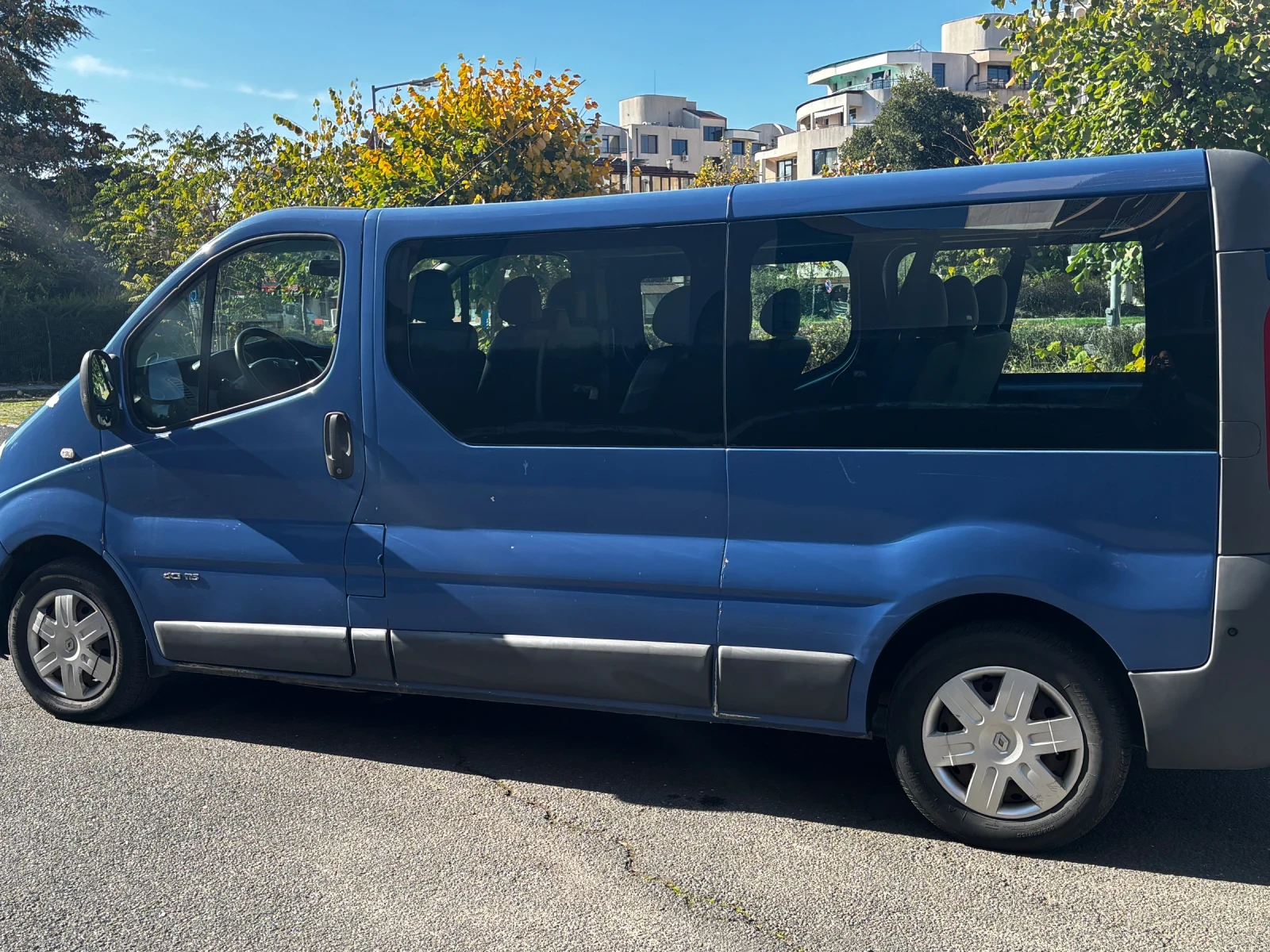 Renault Trafic 2.0DCI - изображение 3