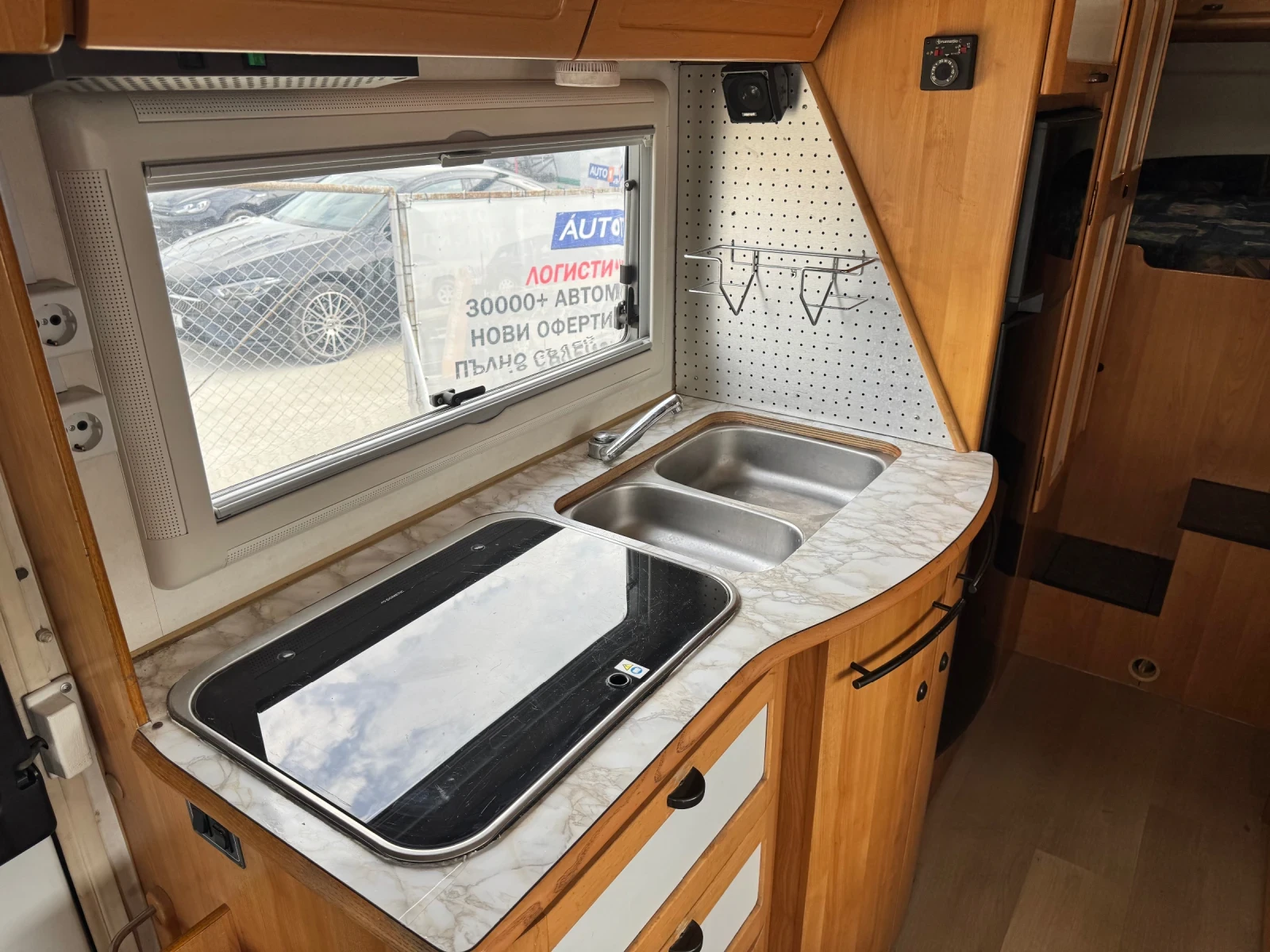 Кемпер Mercedes-Benz 412 d Hymer Automat , снимка 15 - Каравани и кемпери - 54216592