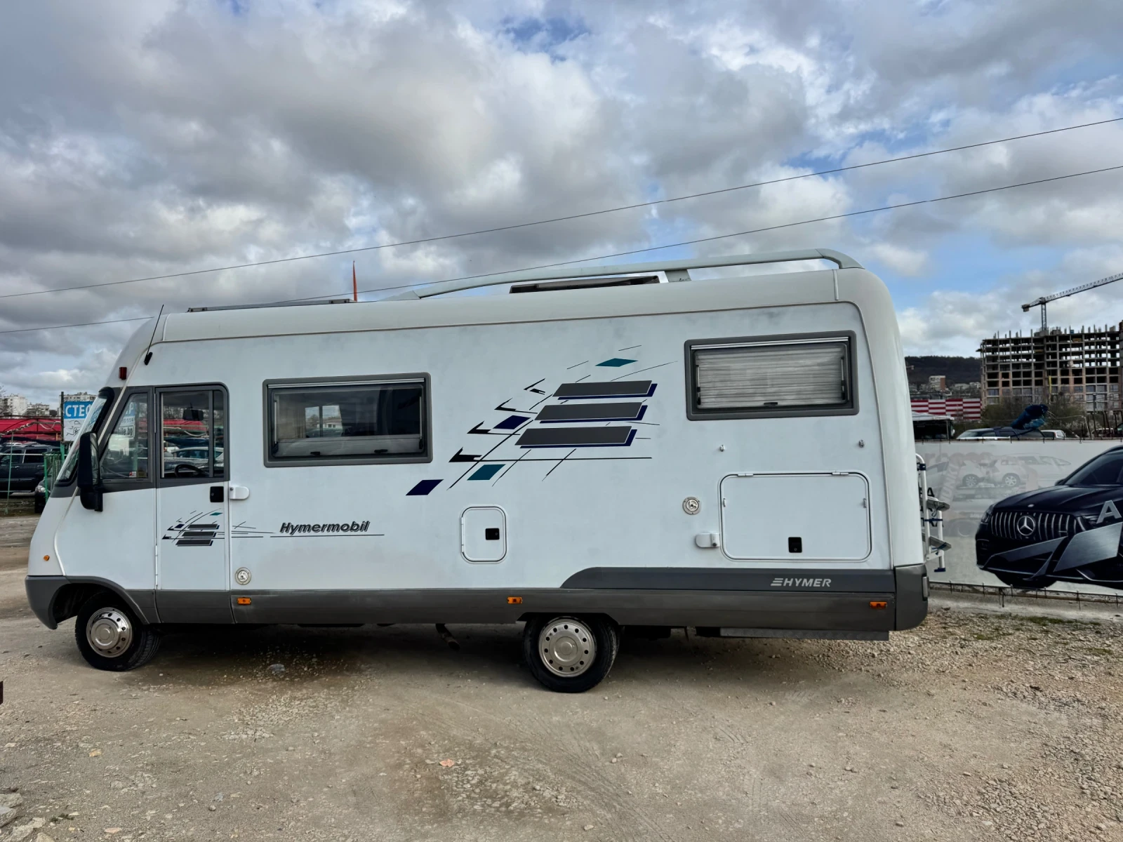 Кемпер Mercedes-Benz 412 d Hymer Automat , снимка 3 - Каравани и кемпери - 54216592