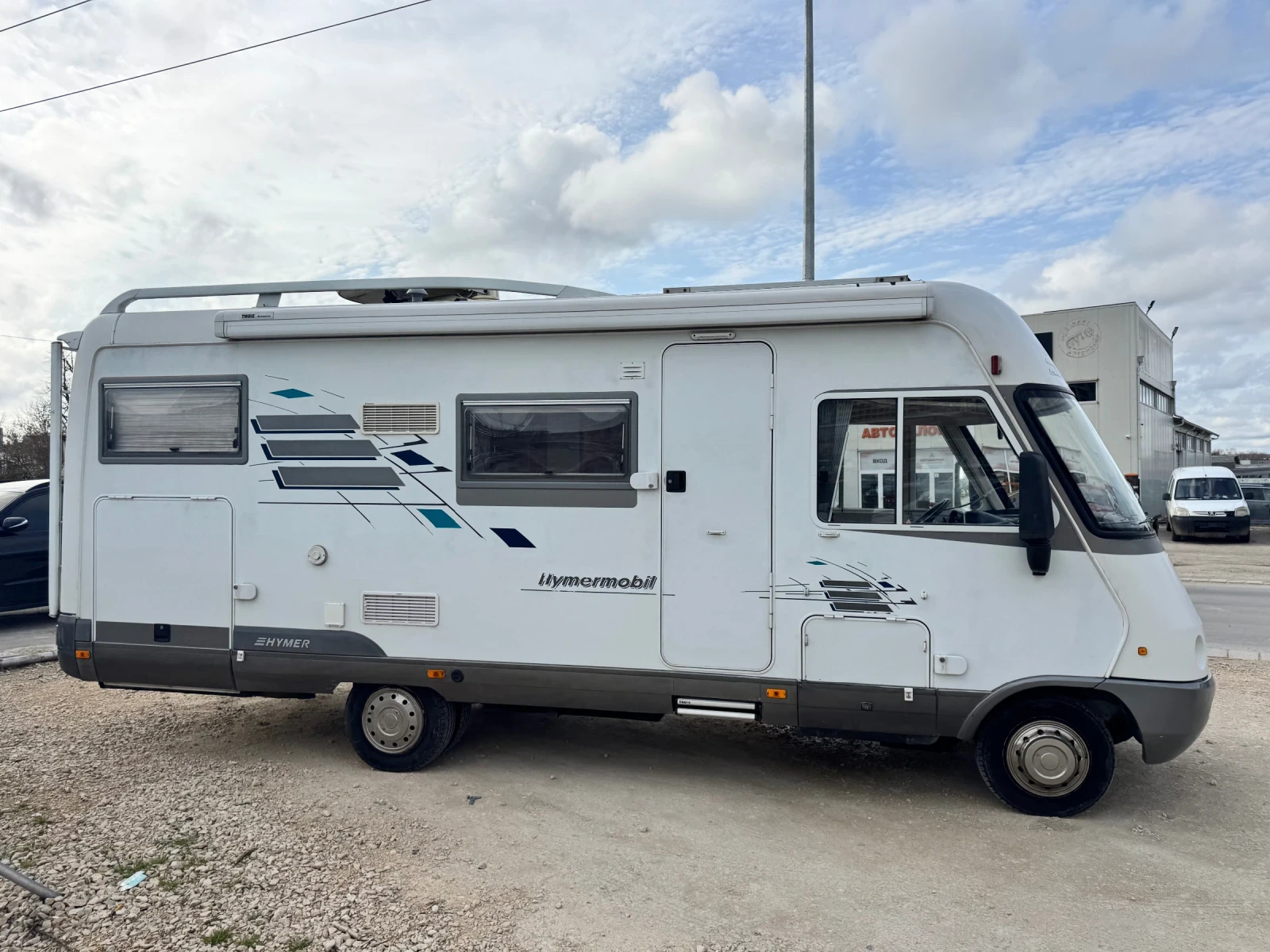 Кемпер Mercedes-Benz 412 d Hymer Automat , снимка 7 - Каравани и кемпери - 54216592