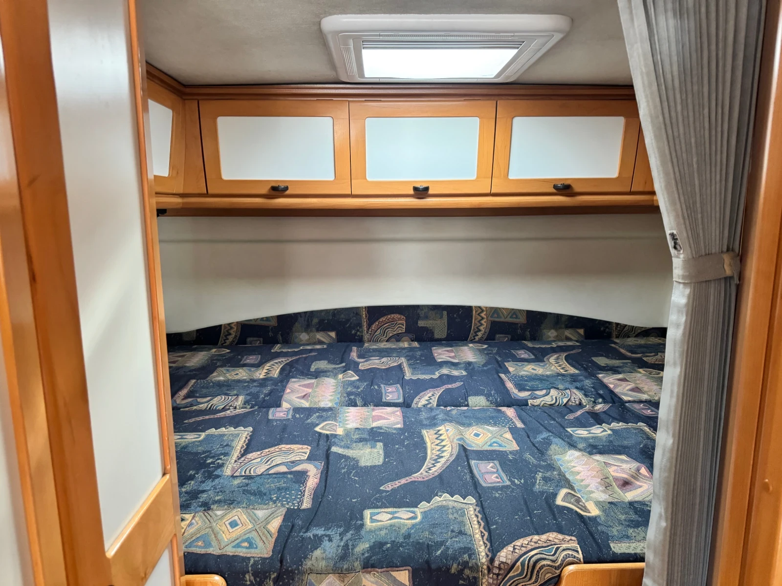 Кемпер Mercedes-Benz 412 d Hymer Automat , снимка 12 - Каравани и кемпери - 54216592