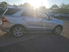 Mercedes-Benz ML 550 * 4MATIC 4dr * CARFAX * ОПЦИЯ ЗА ФИНАНСИРАНЕ , снимка 3