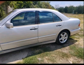 Mercedes-Benz E 200, снимка 7