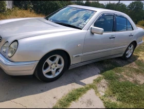 Mercedes-Benz E 200, снимка 2