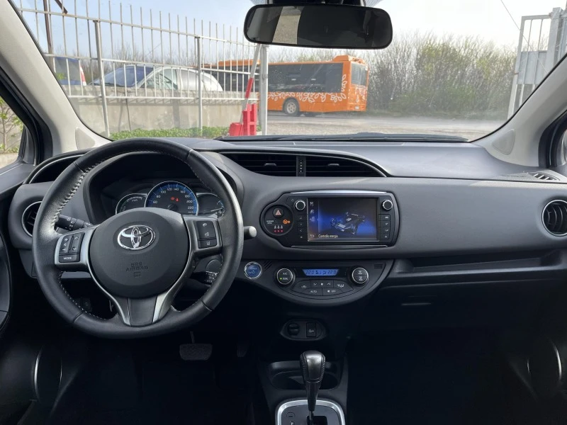 Toyota Yaris, снимка 7 - Автомобили и джипове - 47386470