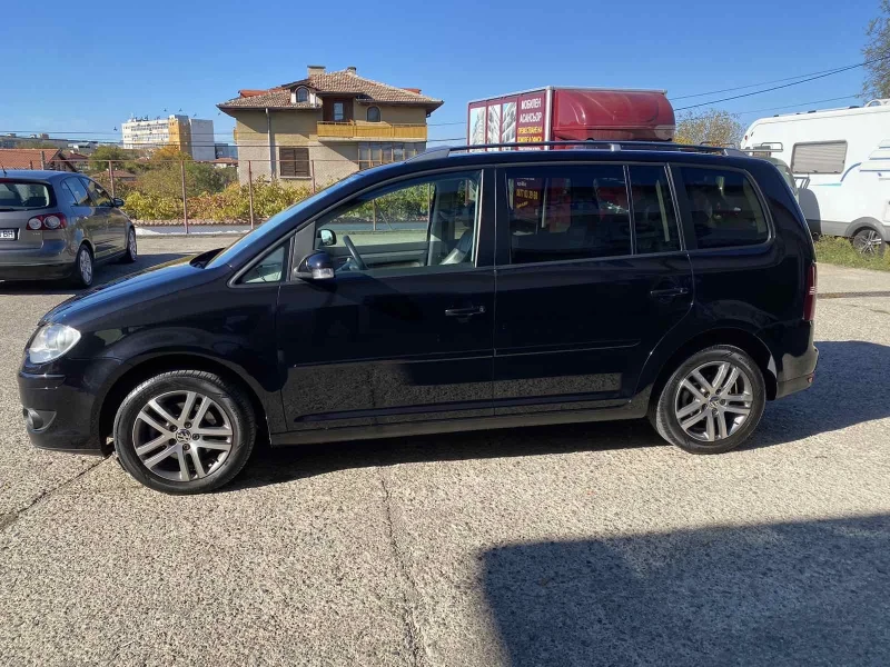 VW Touran 2.0TDI, снимка 4 - Автомобили и джипове - 47888801