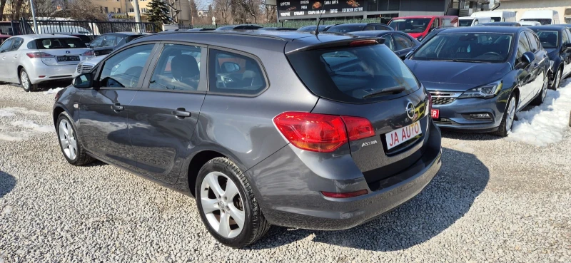 Opel Astra 1.6-115кс. КЛИМА, снимка 9 - Автомобили и джипове - 49229738