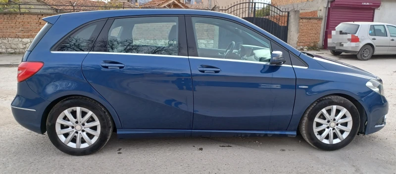 Mercedes-Benz B 180 CDI, снимка 4 - Автомобили и джипове - 52138578