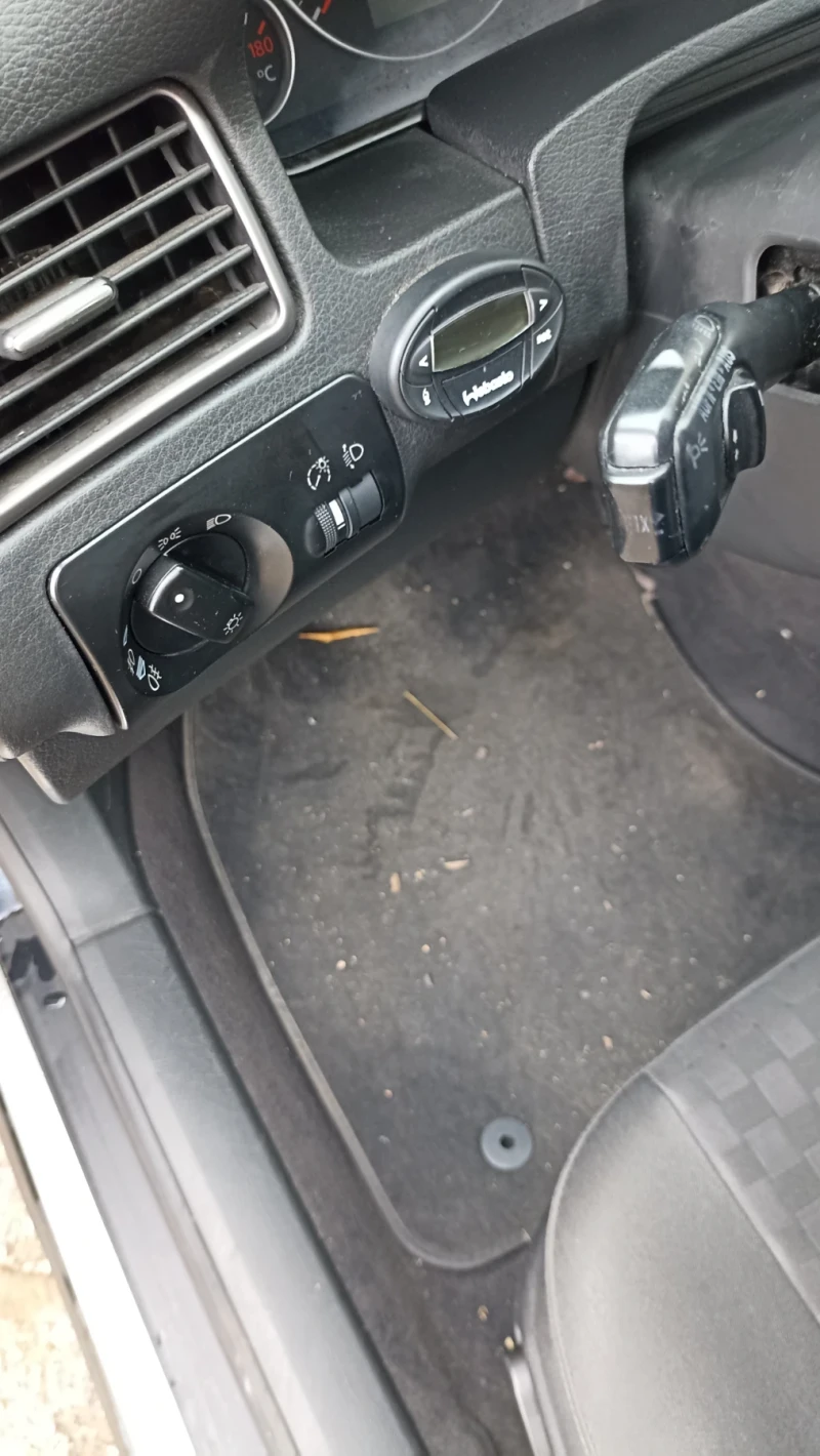 Audi A6 1.8T Facelift, снимка 8 - Автомобили и джипове - 52543176