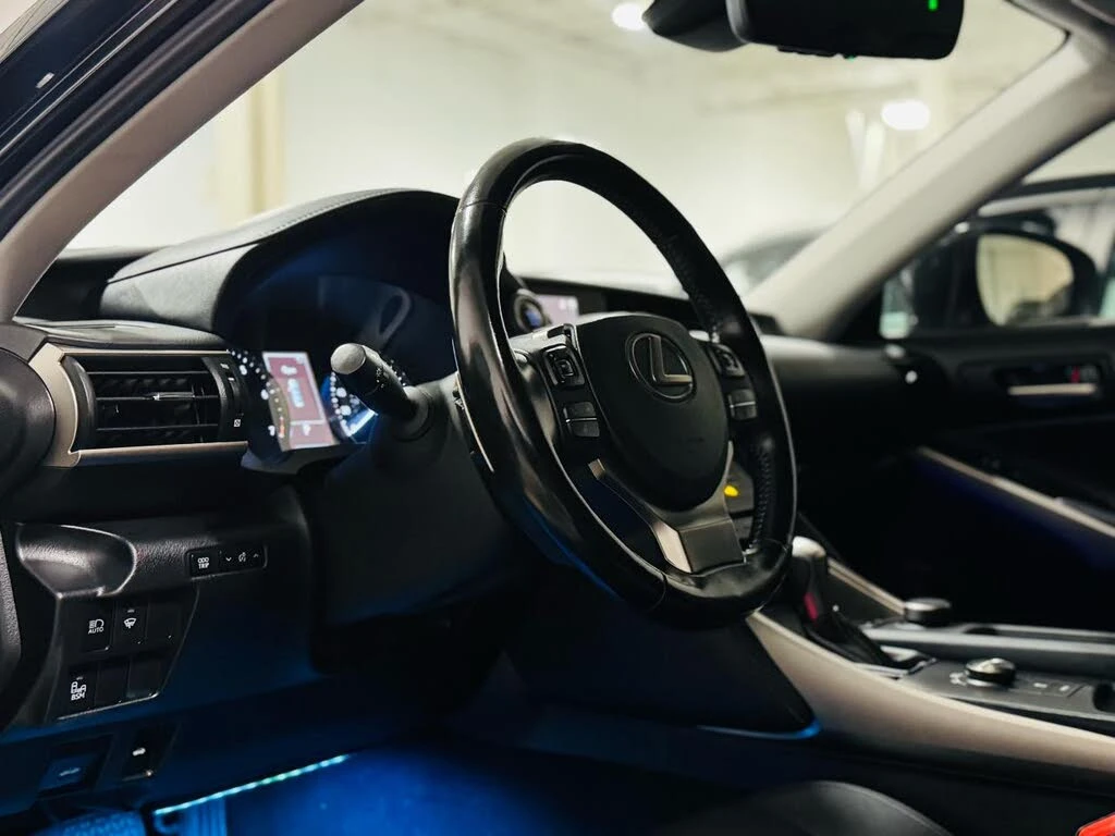 Lexus IS 300 * АВТО КРЕДИТ* ЦЕНА ДО БГ * CARFAX *  - изображение 9