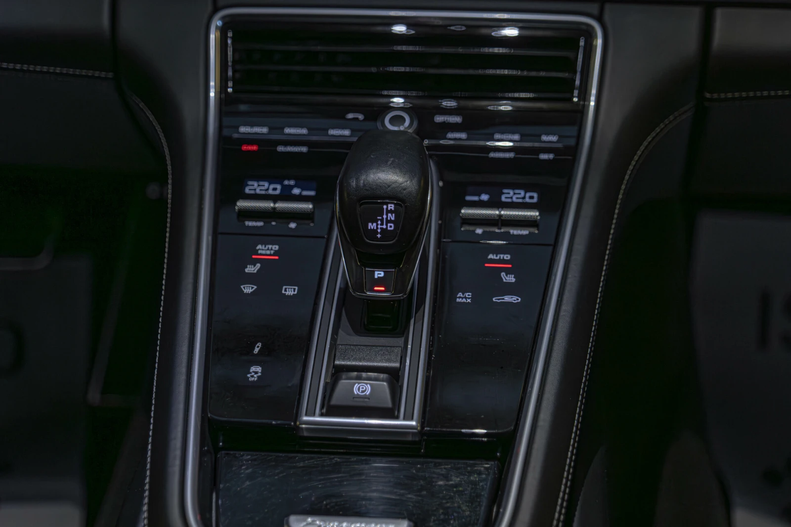 Porsche Panamera GTS/4.0 V8/HuD/PDLS+ /Bose/Панорама/Алкантар/Chron, снимка 14 - Автомобили и джипове - 53564815