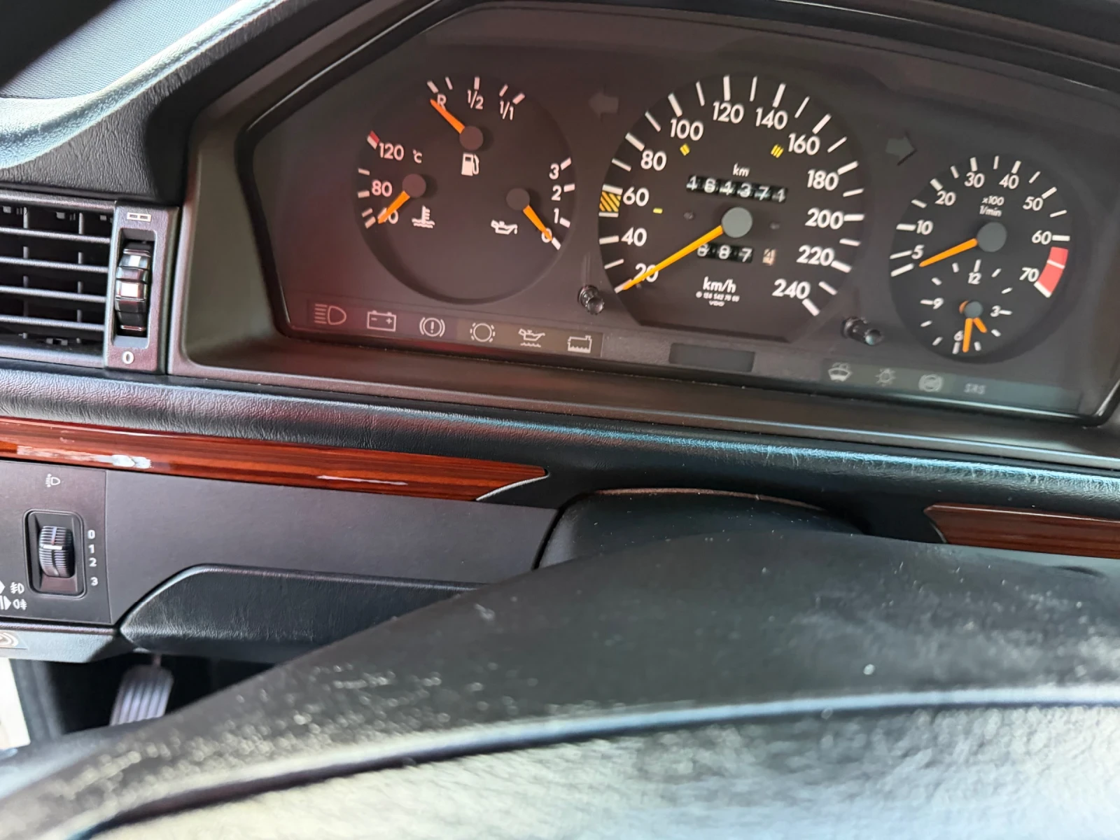 Mercedes-Benz 124 2.0i 16v Avtomat , снимка 10 - Автомобили и джипове - 53840224