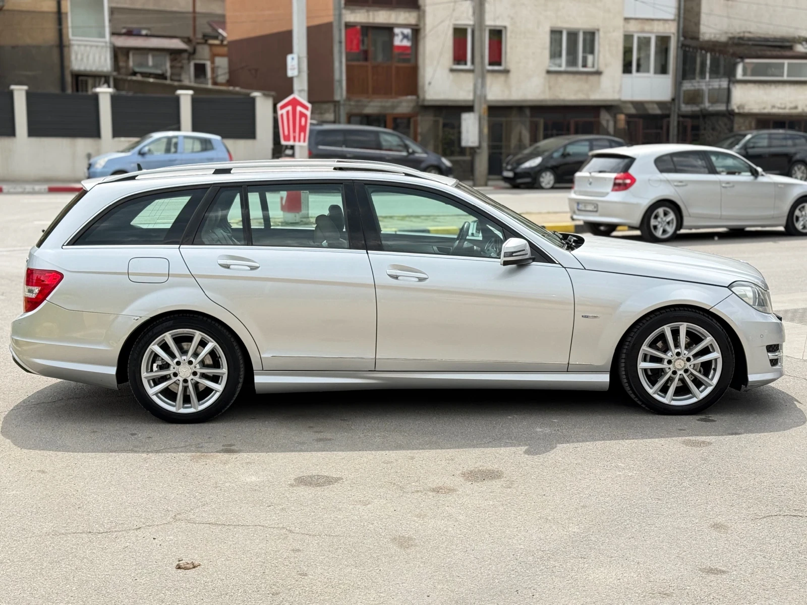 Mercedes-Benz C 250 CDI AMG/Климатроник/Навигация/Ксенон, снимка 5 - Автомобили и джипове - 54360593