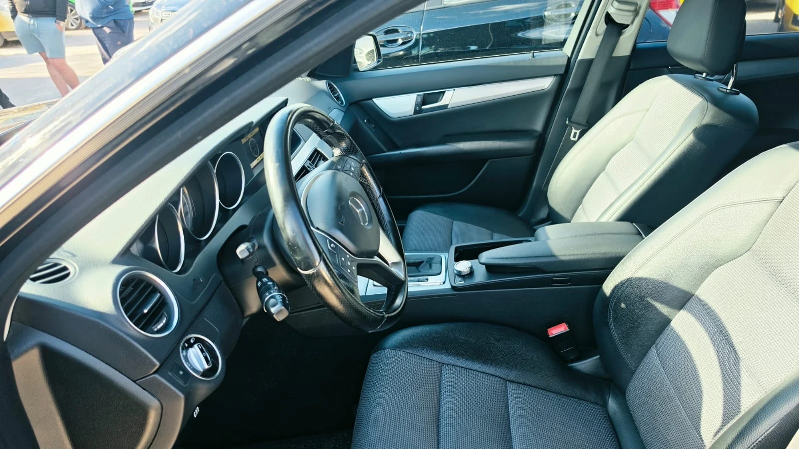 Mercedes-Benz C 220, снимка 7 - Автомобили и джипове - 54589063
