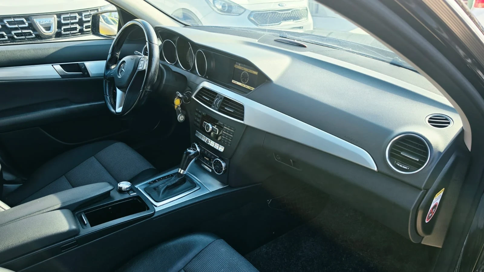 Mercedes-Benz C 220, снимка 17 - Автомобили и джипове - 54589063