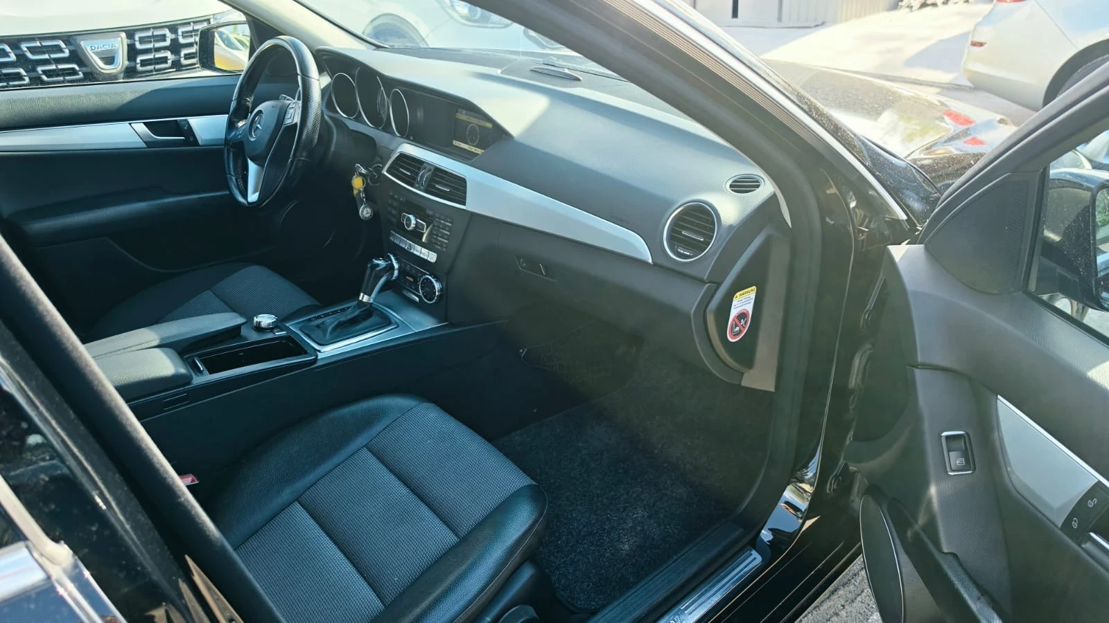 Mercedes-Benz C 220, снимка 14 - Автомобили и джипове - 54589063