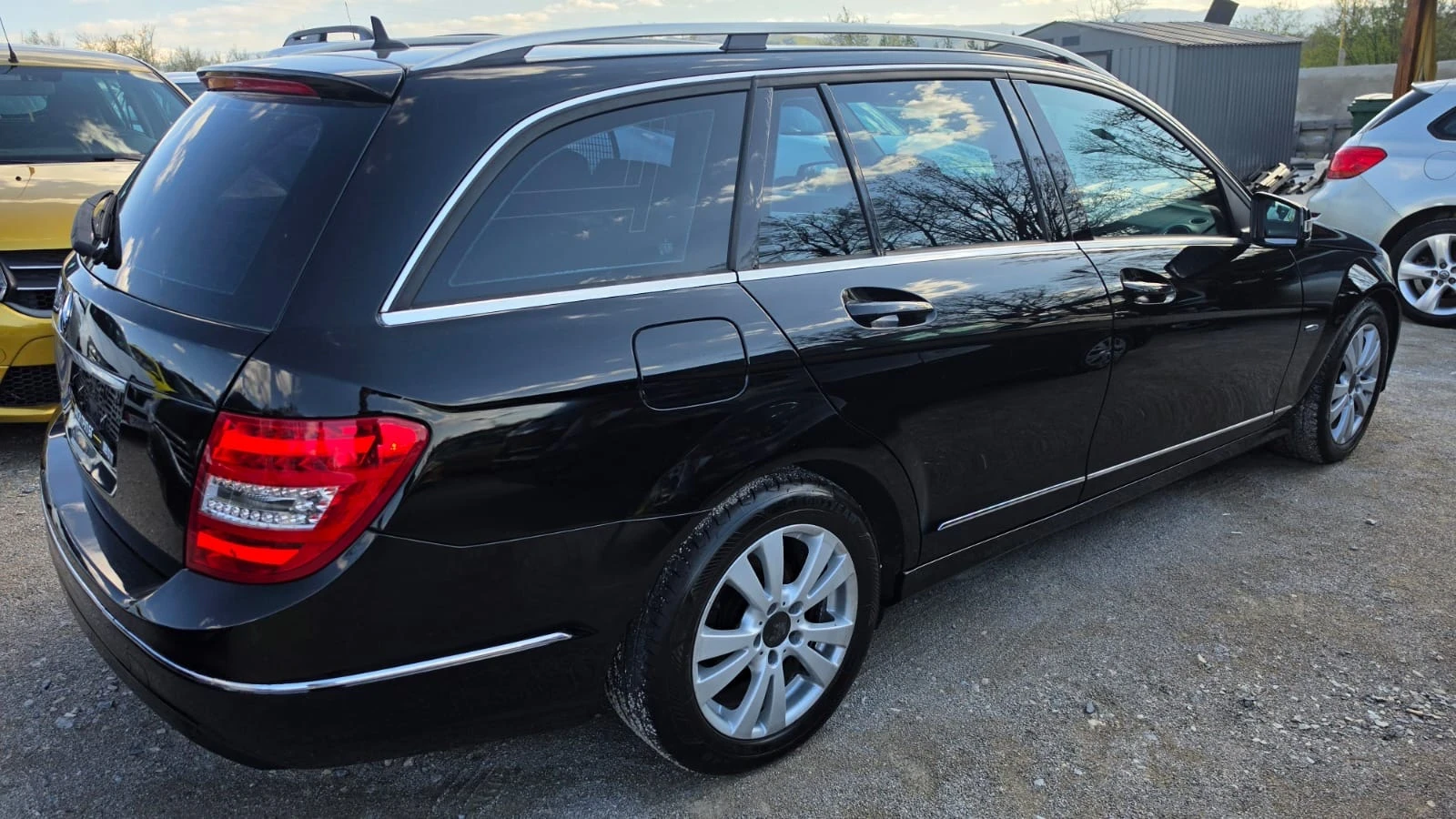 Mercedes-Benz C 220, снимка 5 - Автомобили и джипове - 54589063