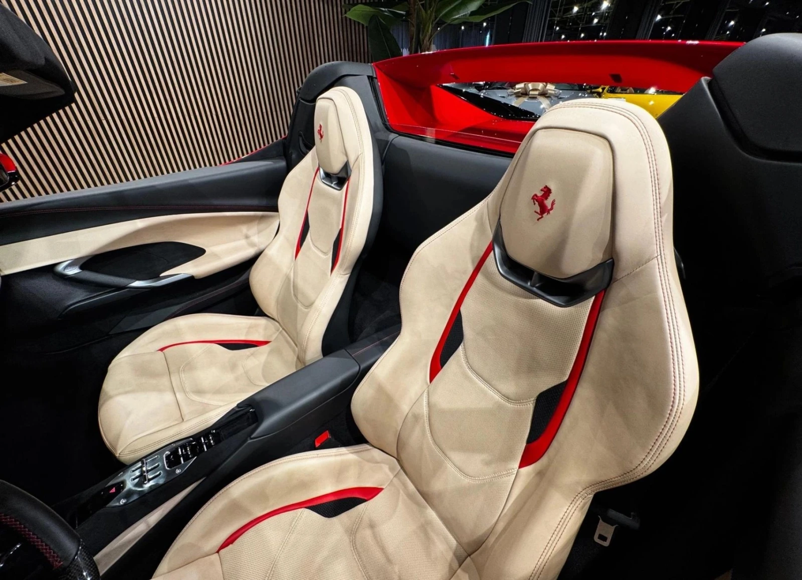 Ferrari 296 GTS 3.0 V6 Plug-in Hybrid F1, снимка 12 - Автомобили и джипове - 54718314