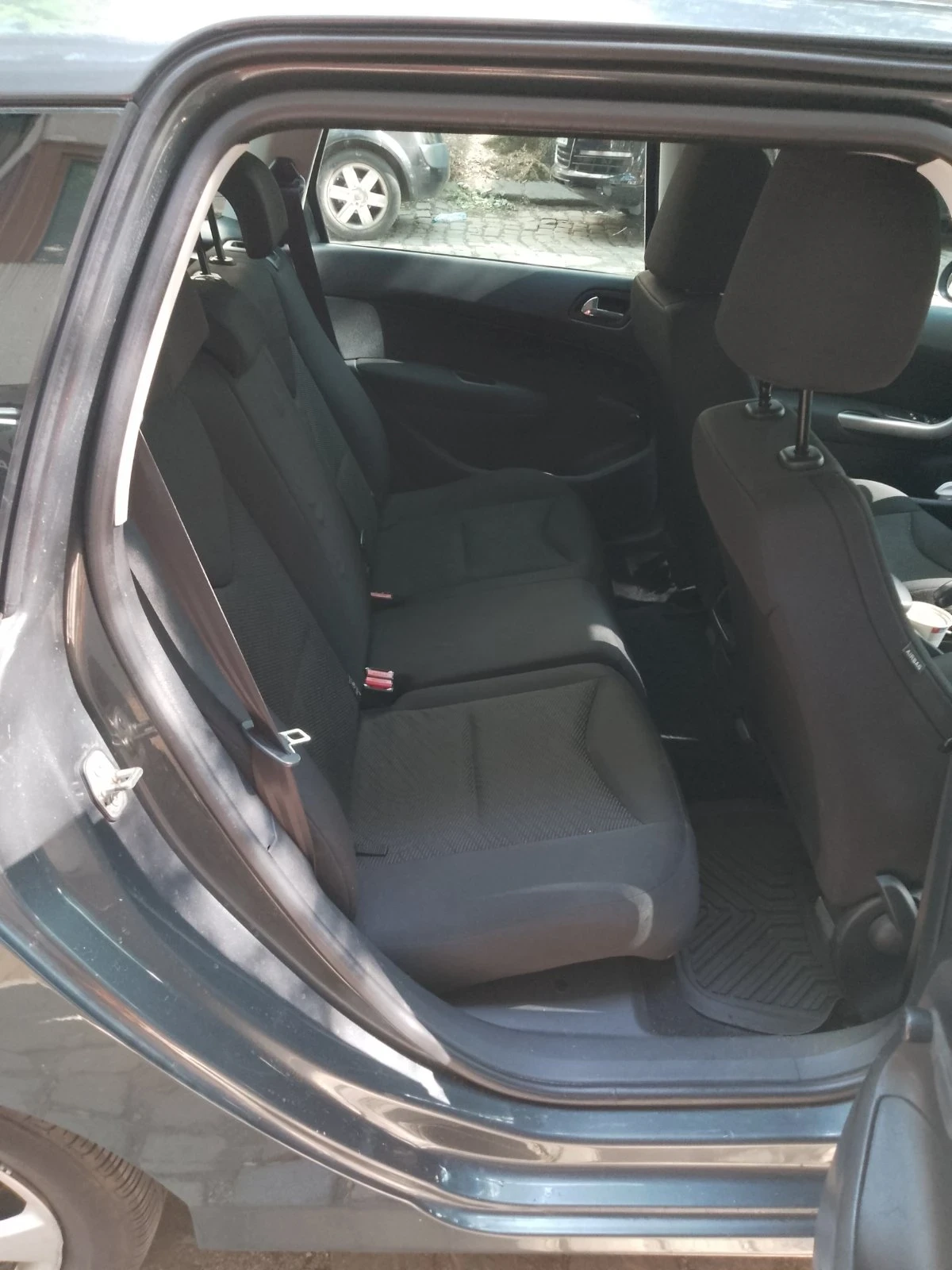 Peugeot 308 1.6 HDI, снимка 10 - Автомобили и джипове - 55300721