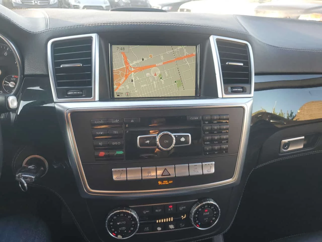 Mercedes-Benz ML 550 * 4MATIC 4dr * CARFAX * ОПЦИЯ ЗА ФИНАНСИРАНЕ , снимка 9 - Автомобили и джипове - 55335883
